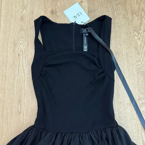 gray dress black boots HARPER CORSET BLACK & WHITE- LEAU – Rent My Dress main image 0